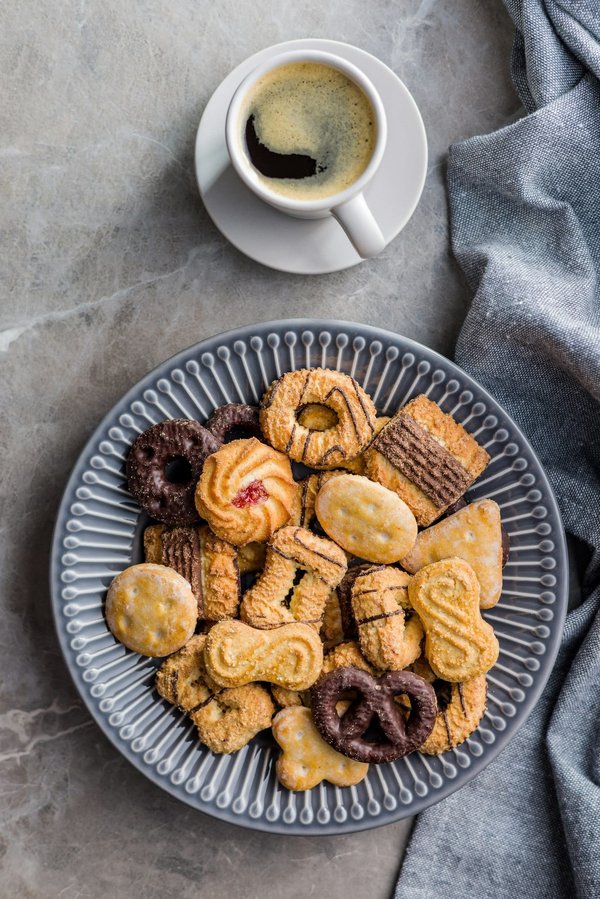 Come preparare dei biscotti al cocco e cioccolato senza farina?