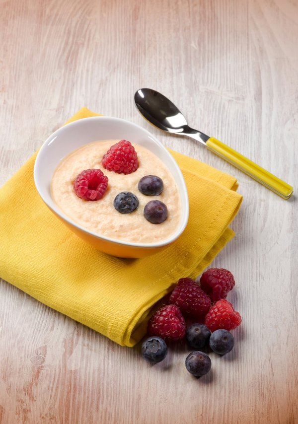 Come fare un sorbetto alla pesca fatto in casa con frutta fresca?